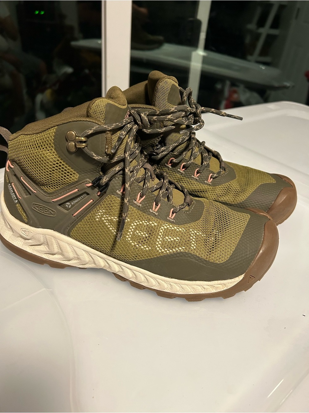 KEEN Olive Green and Tan Lace-Up Women's Hiking Boots